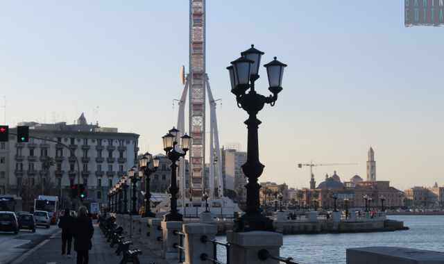 Bari, "Earth hour": i lampioni del lungomare spenti per un'ora in favore dell'ambiente